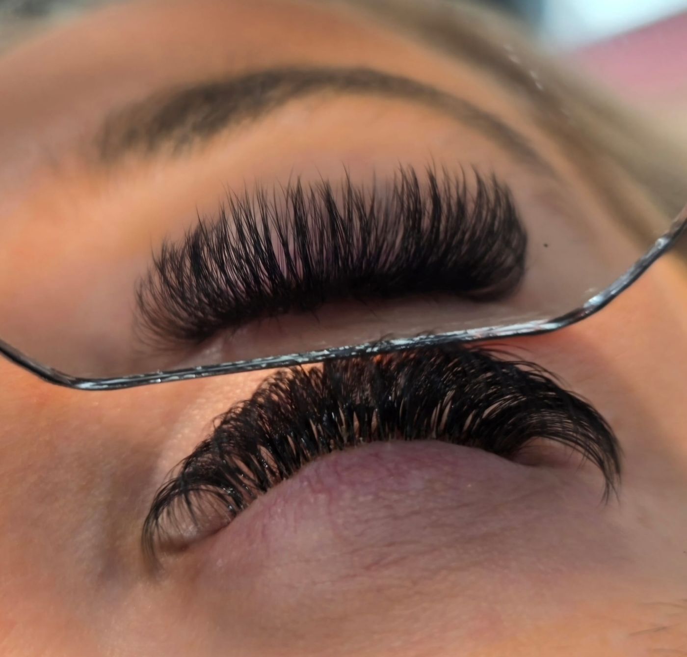 Full set of eyelash extensions